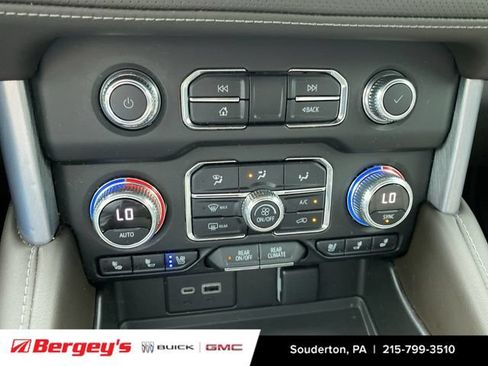 Used 2022 GMC Yukon XL SLT w/ SLT Premium Package AWD/4WD image 21