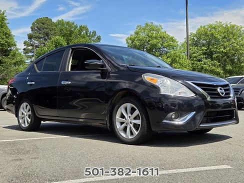 Used 2015 Nissan Versa FWD image 3