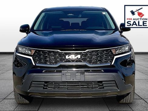 Used 2023 Kia Sorento LX AWD/4WD image 3