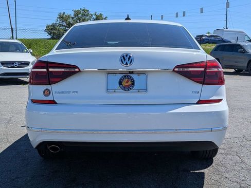 Used 2018 Volkswagen Passat 2.0T SE FWD image 6