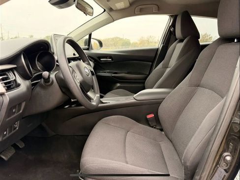 Used 2021 Toyota C-HR LE image 11