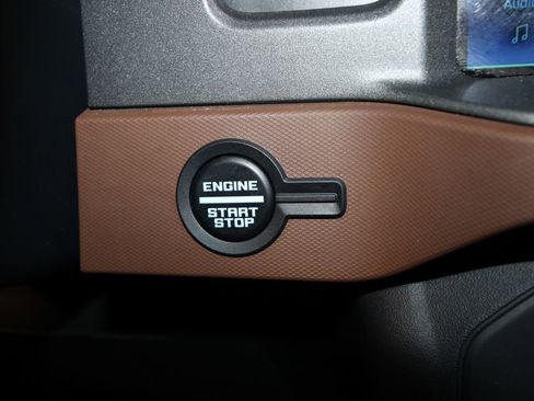 Used 2024 Ford Bronco Outer Banks image 12