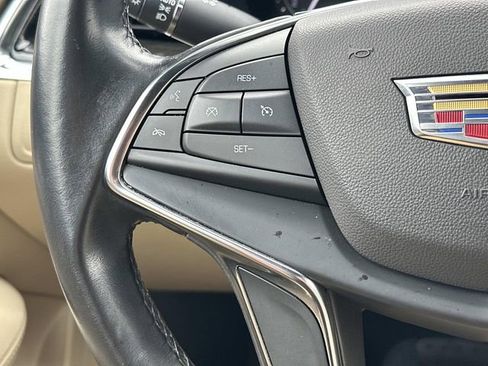 Used 2019 Cadillac XT5 FWD image 21