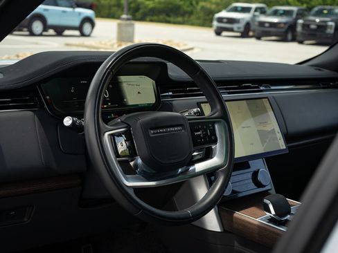 Used 2023 Land Rover Range Rover Long Wheelbase SE AWD/4WD image 23