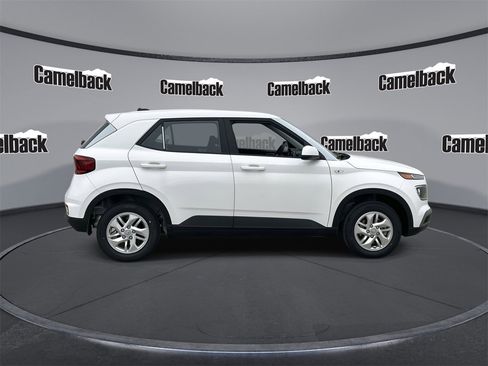 New 2026 Hyundai Venue SE image 8