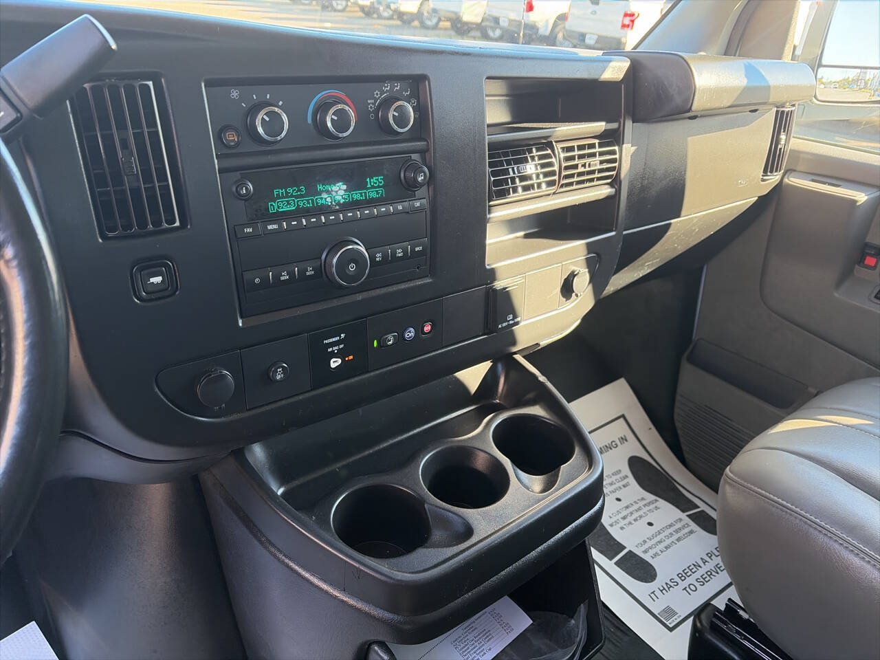 Used 2022 Chevrolet Express 3500 Extended w/ Driver Convenience Package RWD image 14