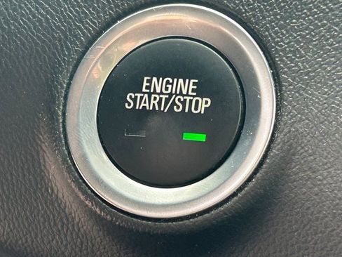 Used 2024 GMC Terrain SLT image 16