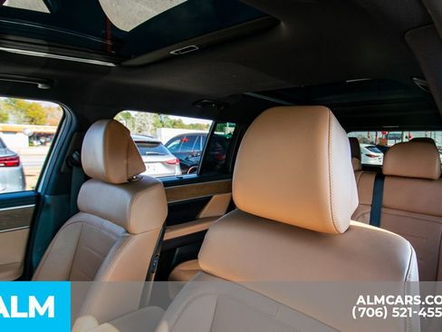 Used 2024 Hyundai Santa Fe Limited image 10