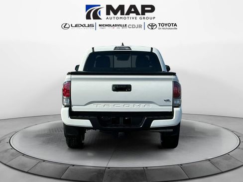 Used 2023 Toyota Tacoma TRD Sport image 4