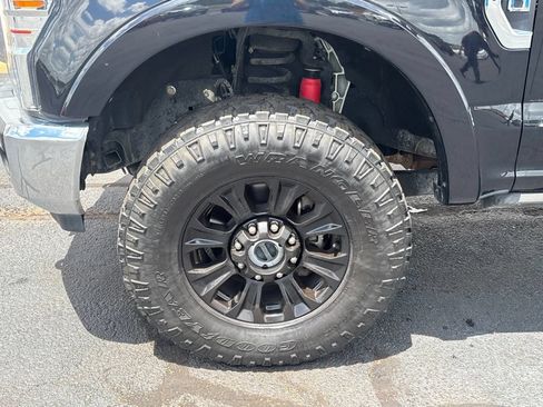 Used 2021 Ford F250 Lariat w/ Tremor Off-Road Package AWD/4WD image 27