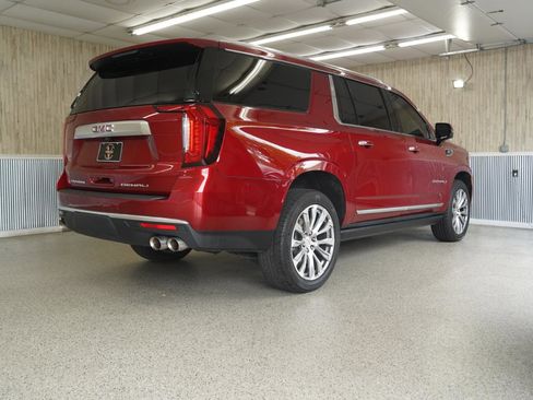 Used 2023 GMC Yukon XL Denali AWD/4WD image 10