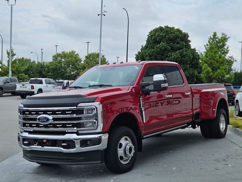 Used 2024 Ford F350 Lariat w/ Chrome Package AWD/4WD image 3