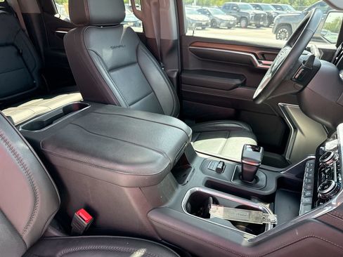 Used 2024 GMC Sierra 1500 Denali w/ Technology Package AWD/4WD image 22