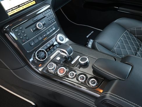 Used 2015 Mercedes-Benz SLS AMG GT Final Edition image 21