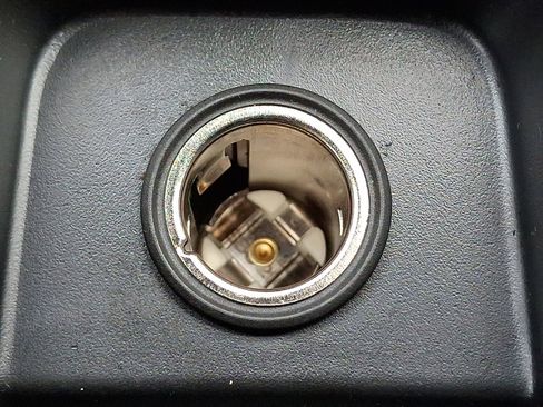 Used 2024 Volvo V90 B6 Cross Country Ultimate image 25