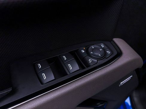 Used 2023 Chevrolet Silverado 1500 ZR2 w/ Technology Package AWD/4WD image 19