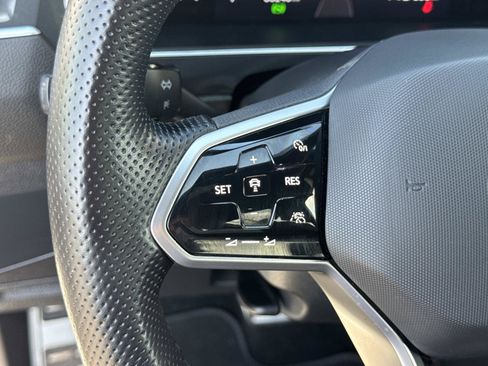 Certified 2023 Volkswagen Tiguan SE R-Line FWD image 11