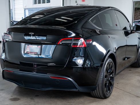 Used 2025 Tesla Model Y Long Range image 6