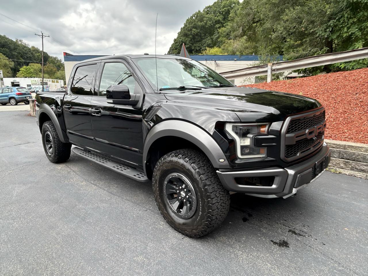 Used 2017 Ford F150 Raptor w/ Equipment Group 802A Luxury AWD/4WD image 6