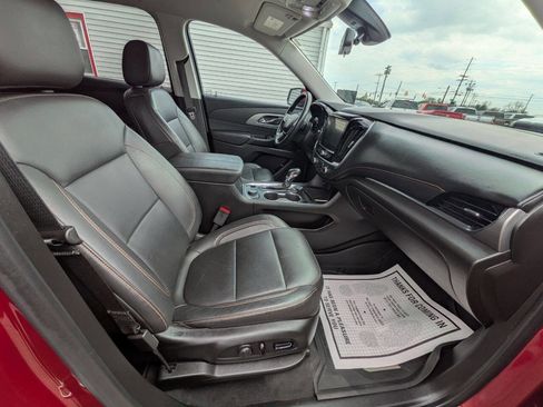Used 2021 Chevrolet Traverse LT w/ LT Premium Package image 17