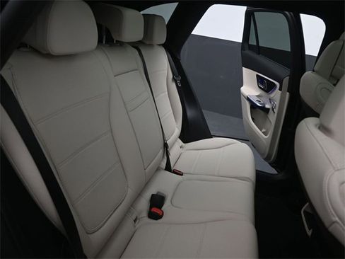 New 2025 Mercedes-Benz GLC 300 image 27