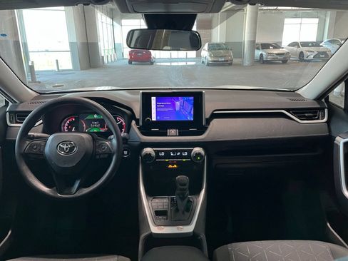 Used 2025 Toyota RAV4 XLE AWD/4WD image 35