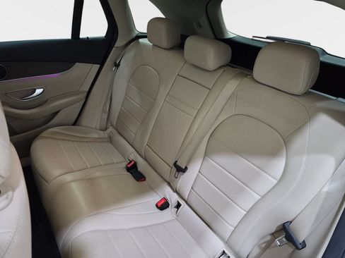 Used 2022 Mercedes-Benz GLC 300 4MATIC image 16