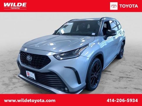 Certified 2025 Toyota Highlander XSE AWD/4WD image 1