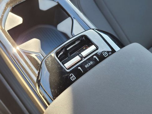 New 2026 Volvo EX30 Cross Country Ultra w/ Protection Package Premier image 20