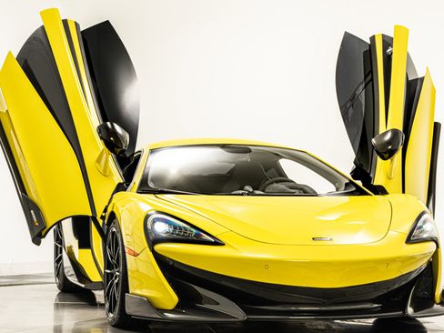 Used 2019 McLaren 600LT RWD image 3