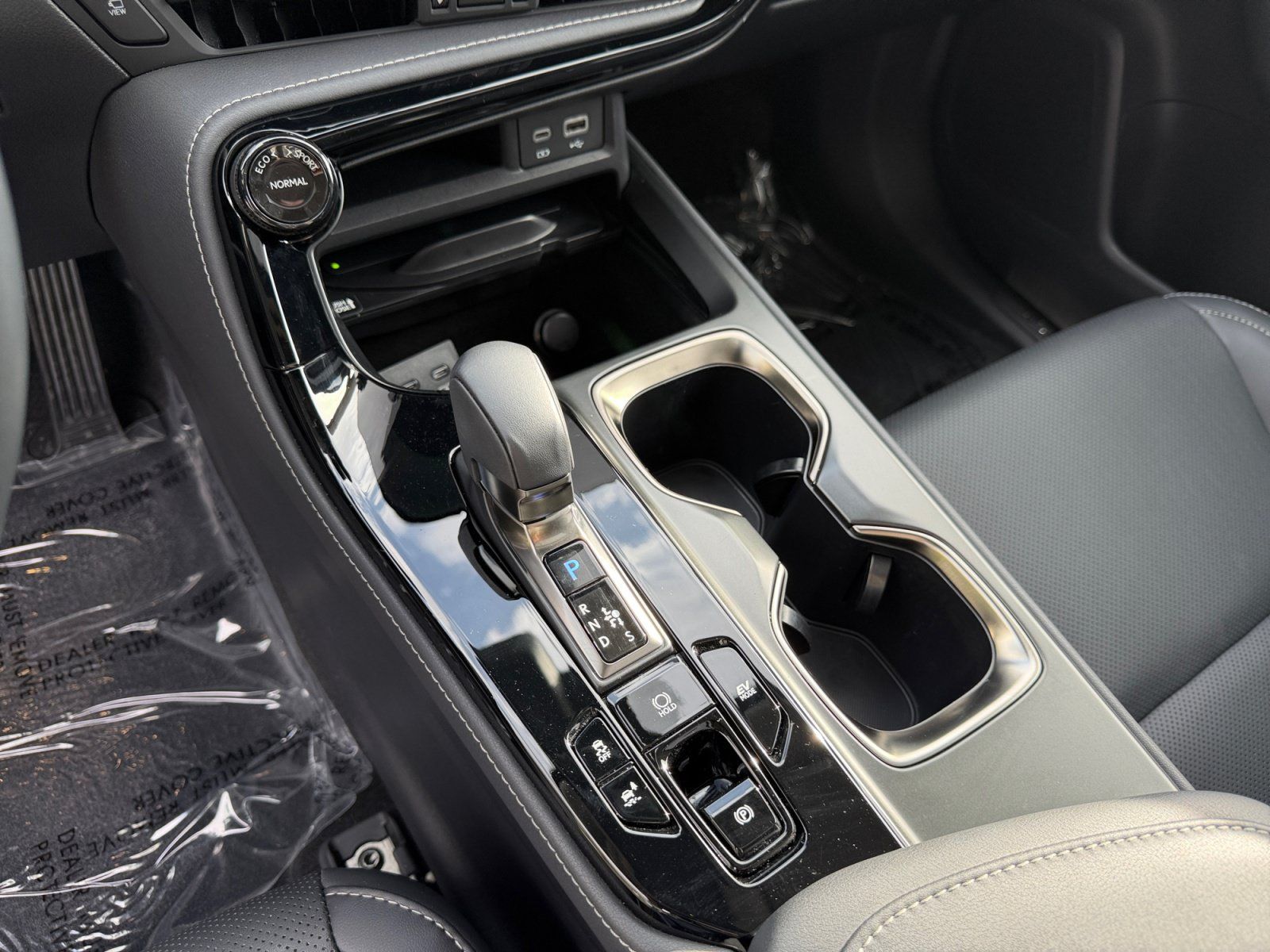 Used 2025 Lexus NX 350h AWD w/ Accessory Package (2T) image 15