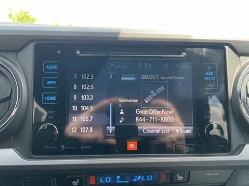 Used 2019 Toyota Tacoma TRD Off-Road AWD/4WD image 18