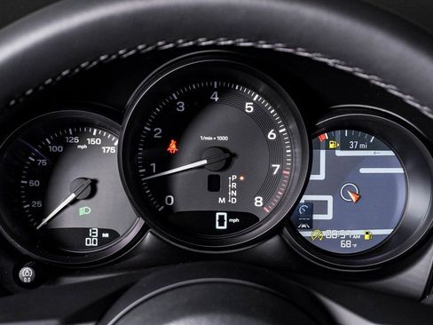 New 2026 Porsche Macan image 21