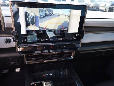 Used 2024 GMC Hummer EV 3X w/ LPO, Illumination Package image 15