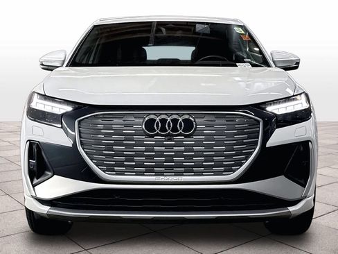 Used 2023 Audi Q4 e-tron Prestige AWD/4WD image 3