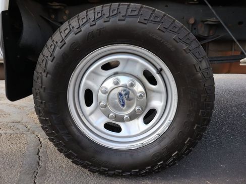 Used 2014 Ford F250 XL w/ XL Appearance Package image 40