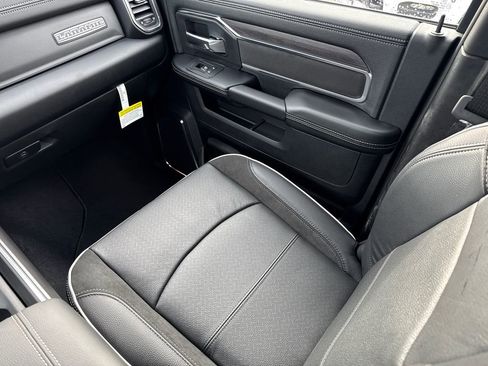 New 2026 RAM 2500 Laramie AWD/4WD image 14
