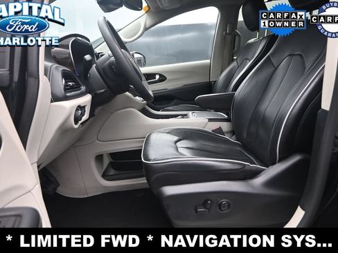 Used 2024 Chrysler Pacifica Limited FWD image 9