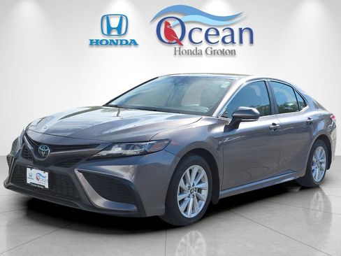 Used 2023 Toyota Camry SE FWD image 7