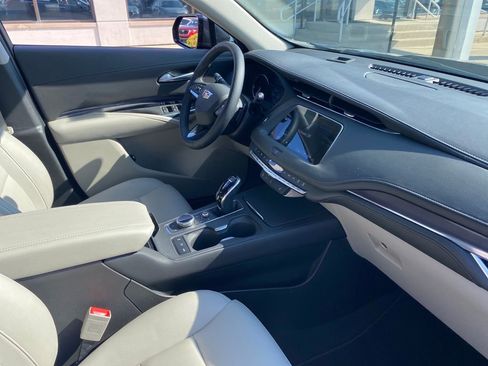 Used 2023 Cadillac XT4 Luxury w/ LPO, ONYX Package AWD/4WD image 10