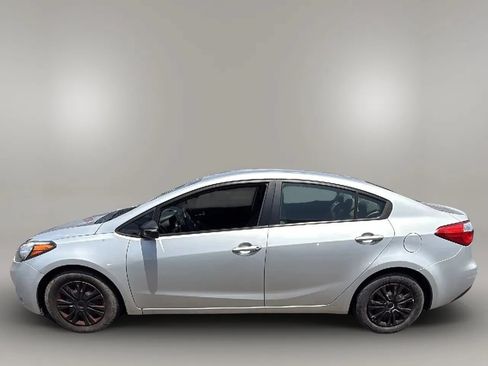 Used 2015 Kia Forte LX FWD image 2