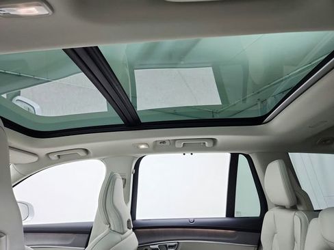 New 2026 Volvo XC90 T8 Ultra w/ Protection Package Premier image 18
