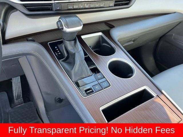 Used 2022 Toyota Sienna XLE FWD image 31