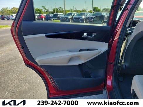 Used 2020 Kia Sorento LX FWD image 15