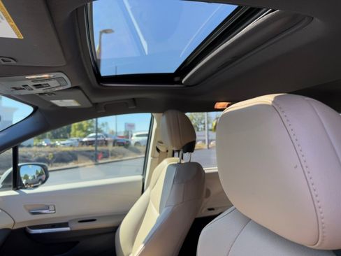 Used 2023 Toyota Sienna XLE image 41