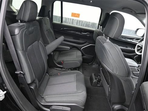 Used 2021 Jeep Grand Cherokee L Laredo w/ Luxury Tech Group I image 8