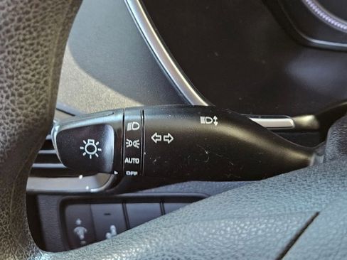 Used 2019 Hyundai Santa Fe SE w/ Cargo Package image 18