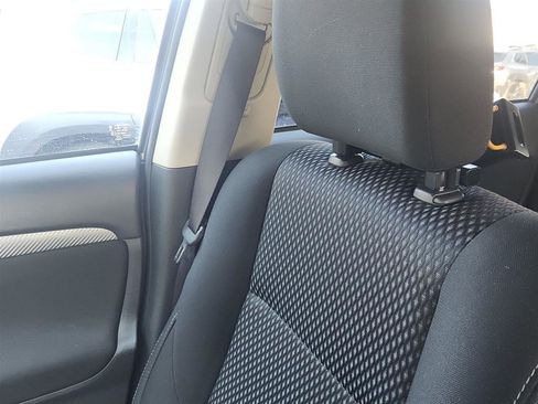 Used 2018 Mitsubishi Outlander ES image 16