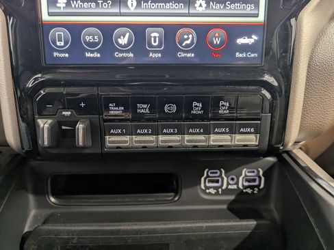 Used 2020 RAM 3500 Laramie AWD/4WD image 25
