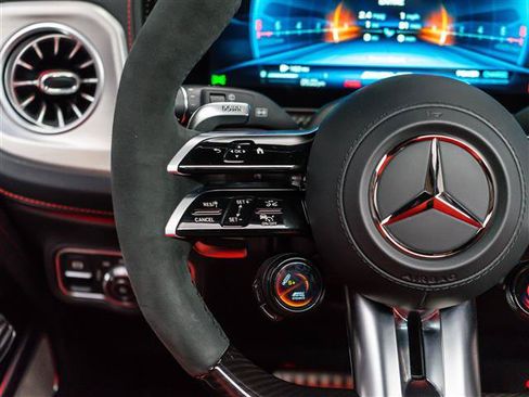 Used 2025 Mercedes-Benz G 63 AMG 4MATIC image 25